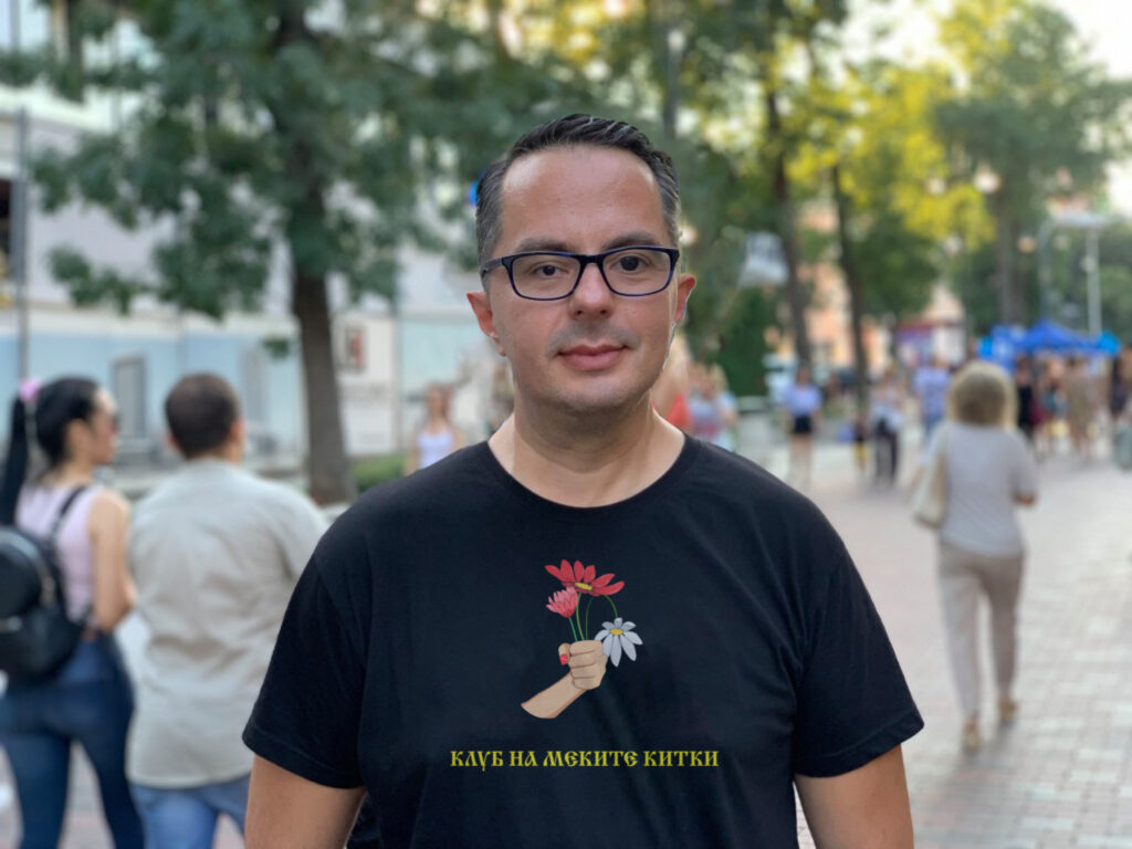 Председател и главен аграр на Клубът на Меките Китки